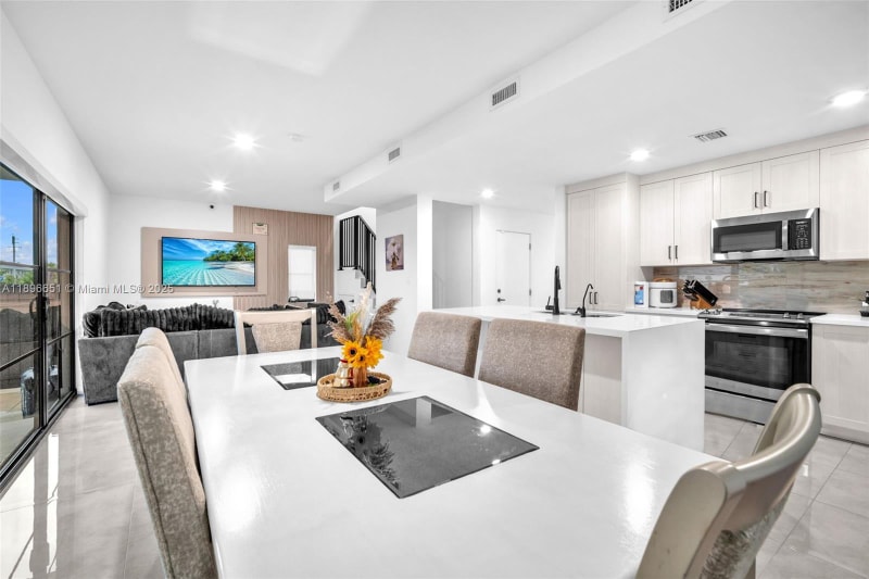 Building Photo - 1337 NW 3rd St