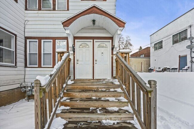 Building Photo - 16-18 Hillendale St