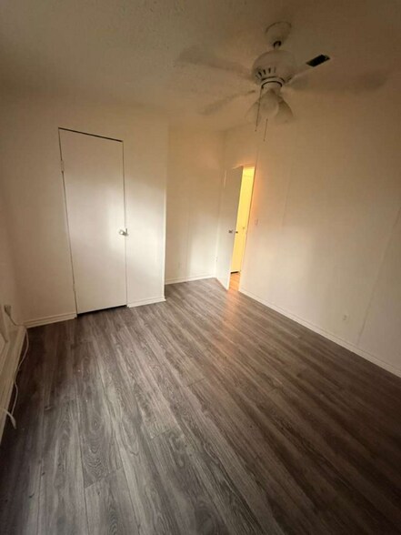 Building Photo - 430 Westchase St