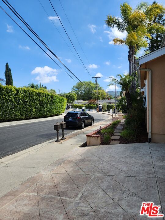 Building Photo - 17118 Oak View Dr