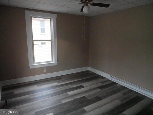 Building Photo - 707 Wood Ave