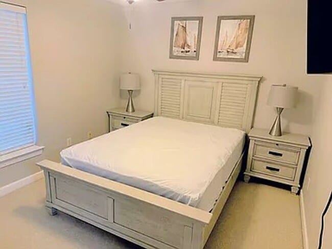 Building Photo - 2 Bedroom 1.5 Bath Near Navy Base