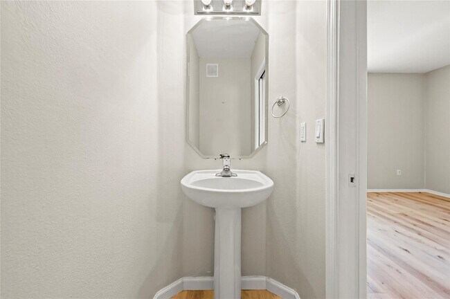 Building Photo - 2827 SW 83rd Terrace