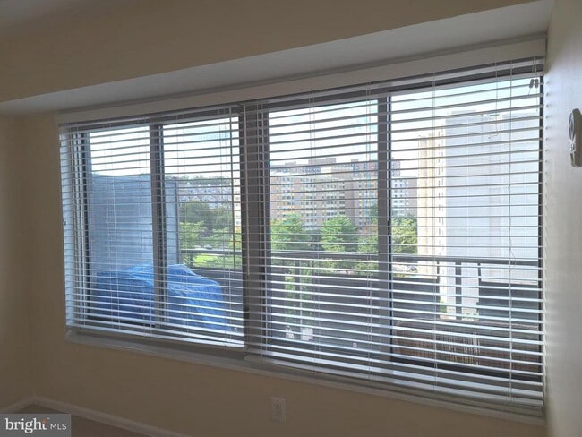 Building Photo - 5340 Holmes Run Pkwy