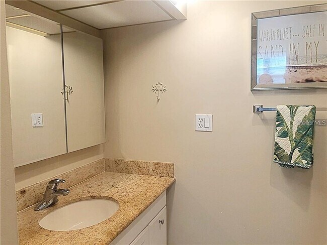 Building Photo - 400 Island Way