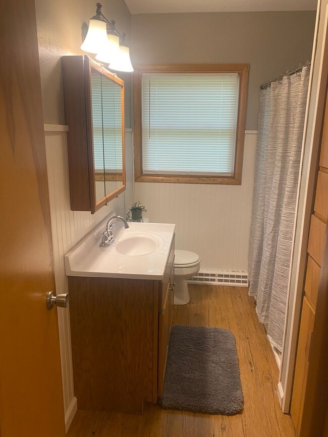 Building Photo - Now leasing for May 2026! Four Bed/Two Bath