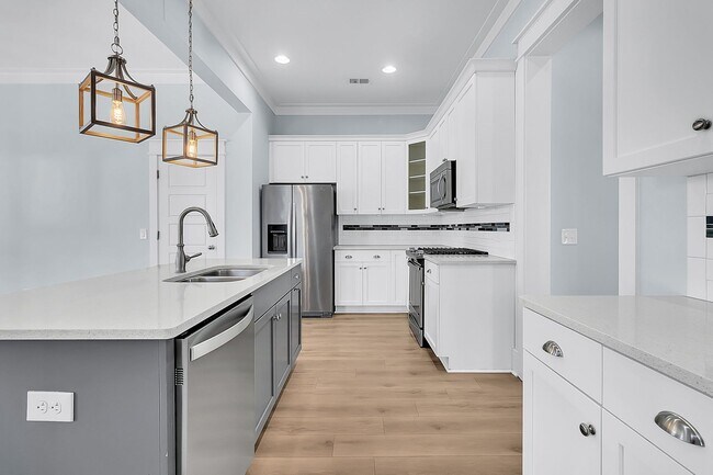 Building Photo - Gorgeous Carolina Park Home on a Corner Lot