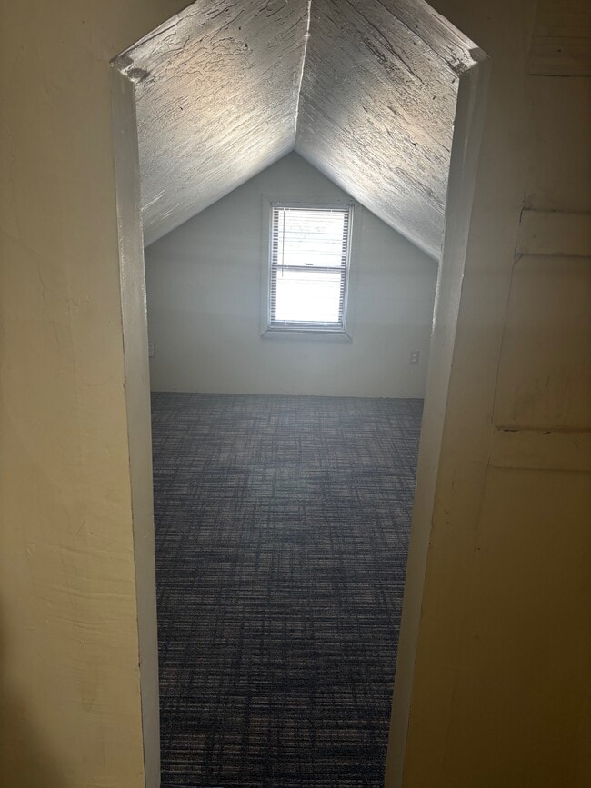 Building Photo - 26 Annapolis Ave