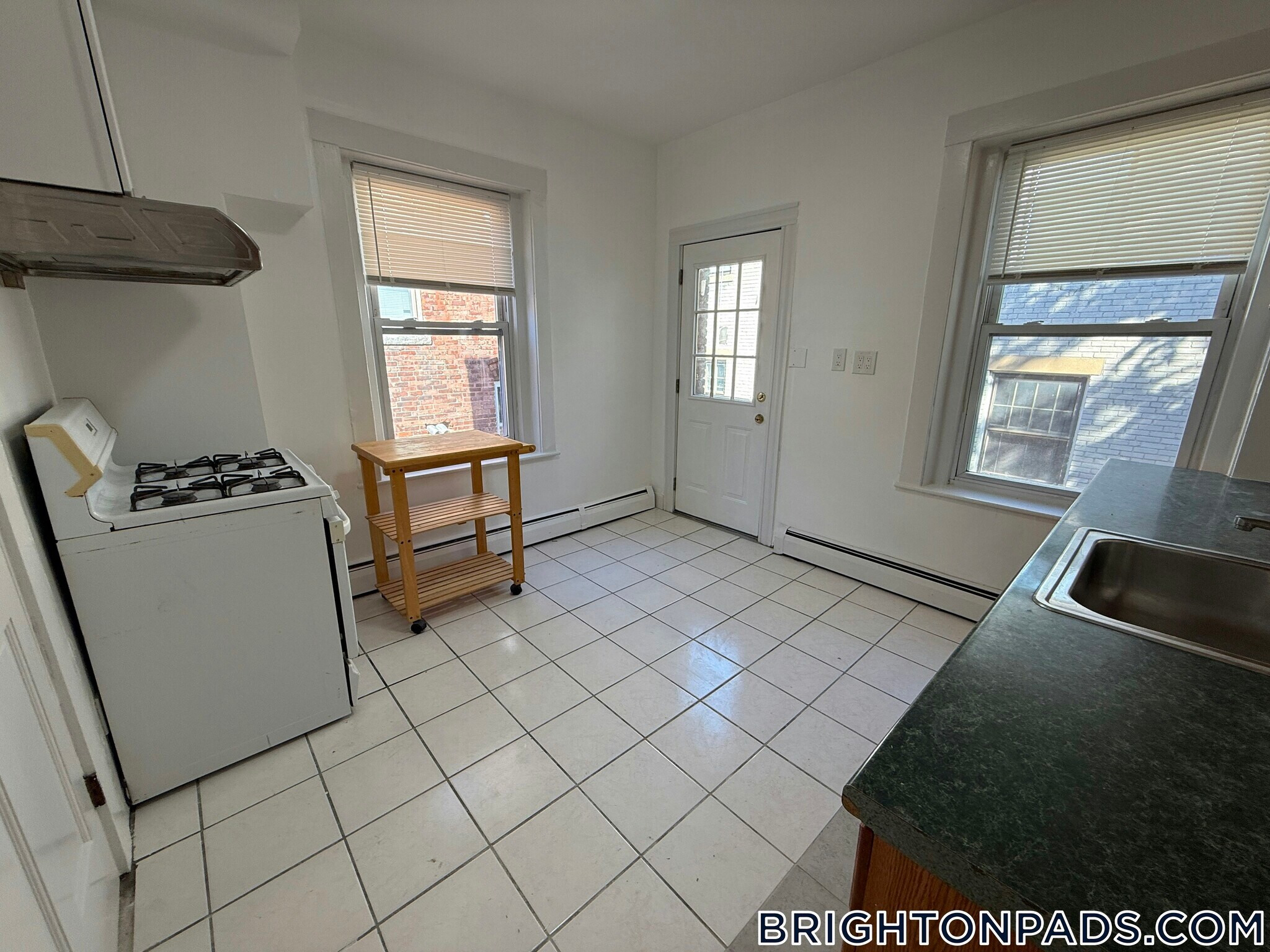 Building Photo - 47 Strathmore Rd