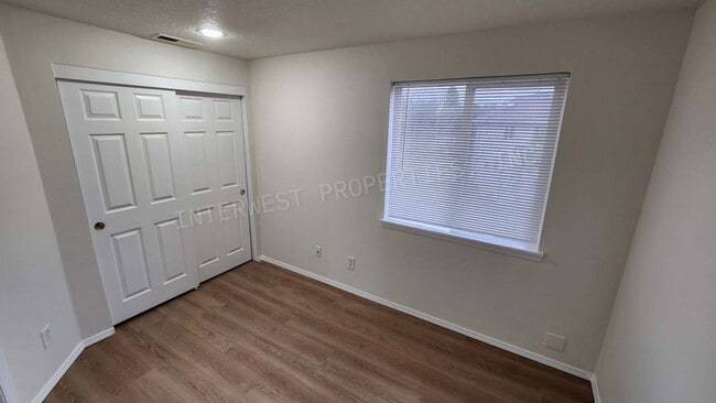 Building Photo - Remodeled 3 Bd Home W/ Washer & Dryer Hook-ups, Large Fenced Backyard, Gas Fireplace & 2 Car Garage!