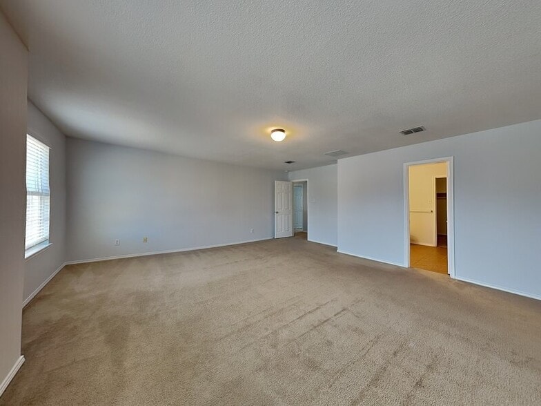 Building Photo - 12885 Kiltartan Dr