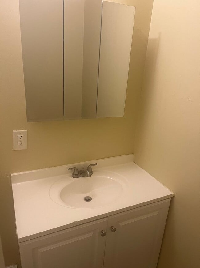 Building Photo - 2359 Druid Hill Ave