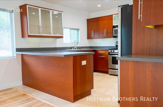 Building Photo - 1119 Cochran Ave