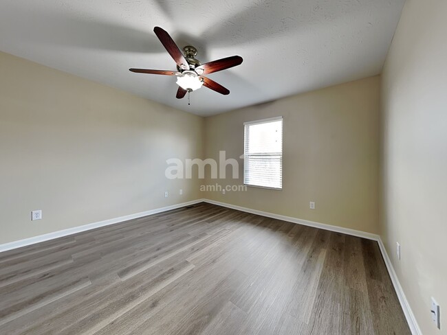 Building Photo - 10654 Sinclair Dr