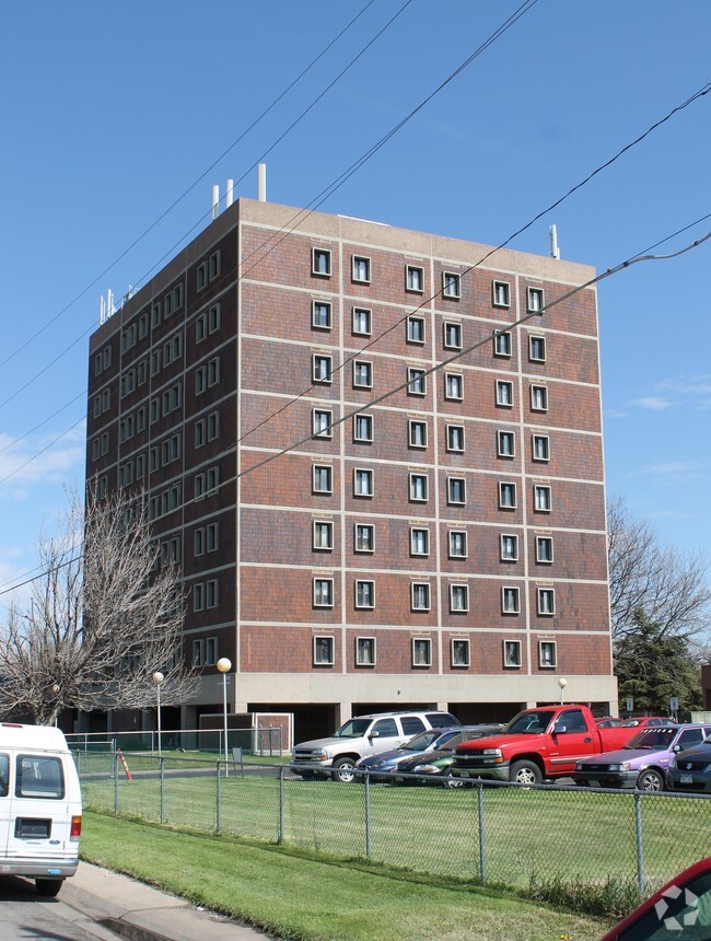 Primary Photo - Liggins Tower