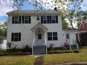 Building Photo - Spacious 4 Bedroom 3.5 Bath