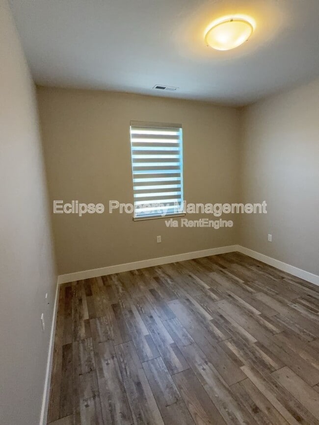 Building Photo - 679 Eadin Ln