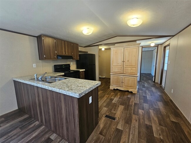 Building Photo - 16299 Crockett Martin Ests Dr