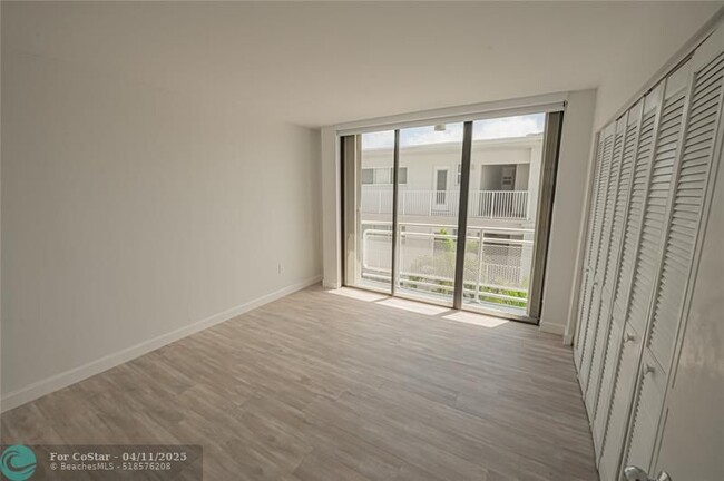 Building Photo - 468 Golden Isles Dr
