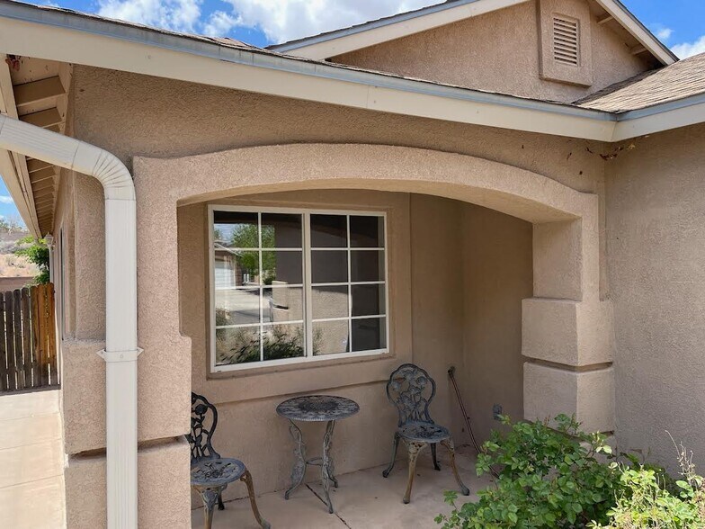 Building Photo - 6936 Skylar Dr NE