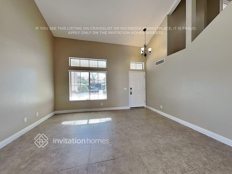 Building Photo - 2576 W Prospector Way