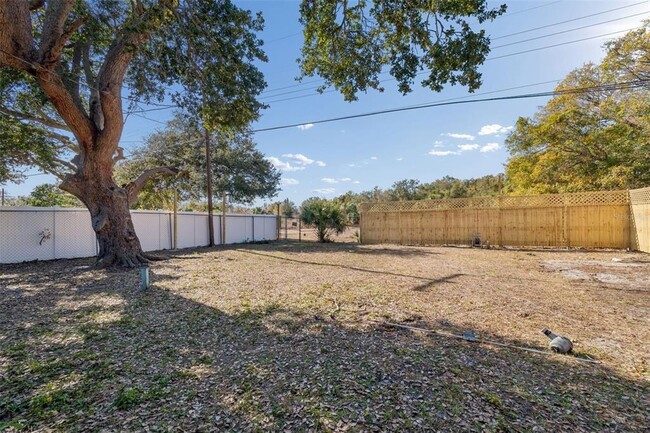 Building Photo - 5409 S Lois Ave