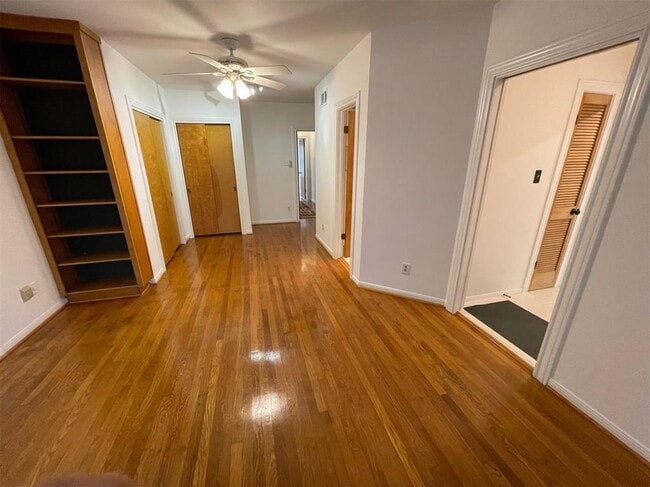 Building Photo - 3720 Jardin St