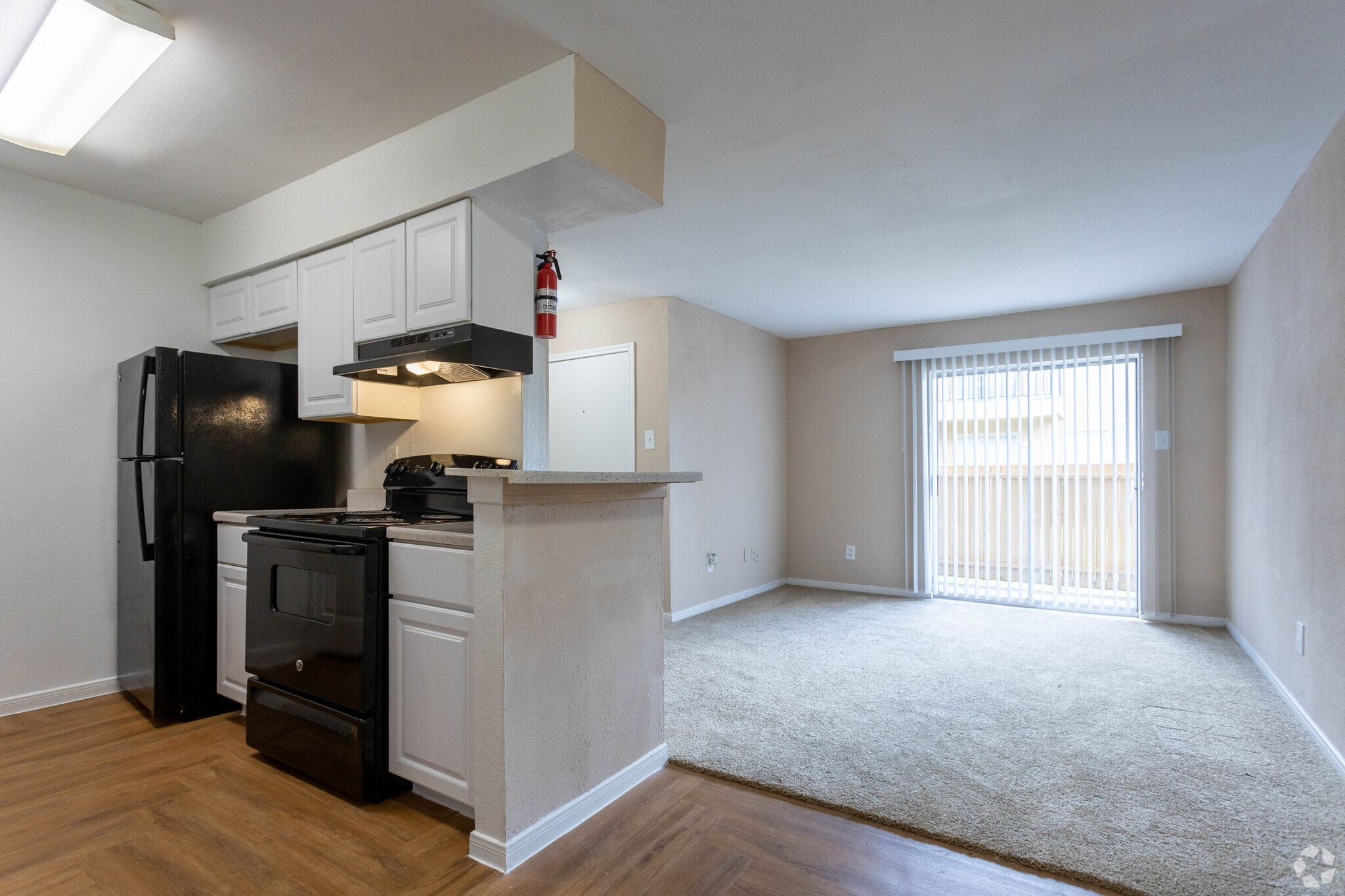 2 BR, 1 BA - 766 SF - Thorntree
