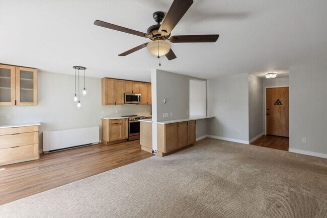 Building Photo - 777 Saturn Dr