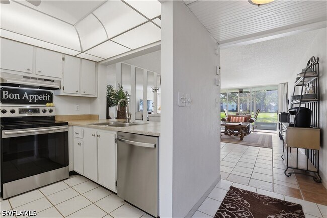 Building Photo - 1086 Forest Lakes Dr