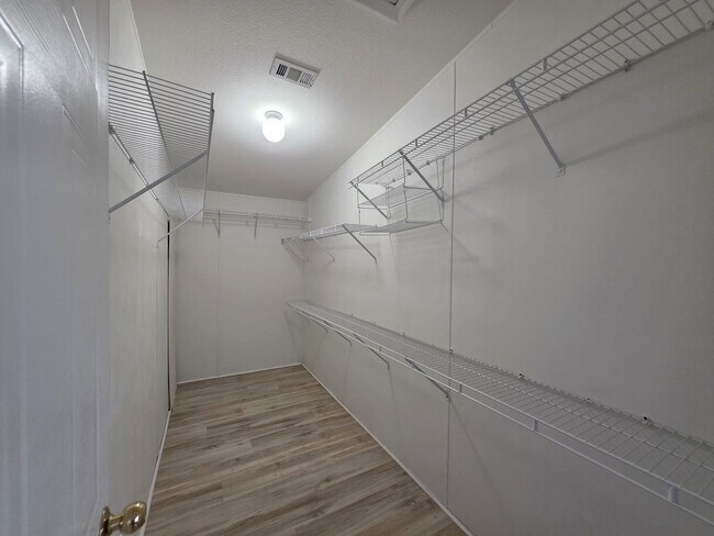 Building Photo - Downtown Gulfport - The Pineapple House