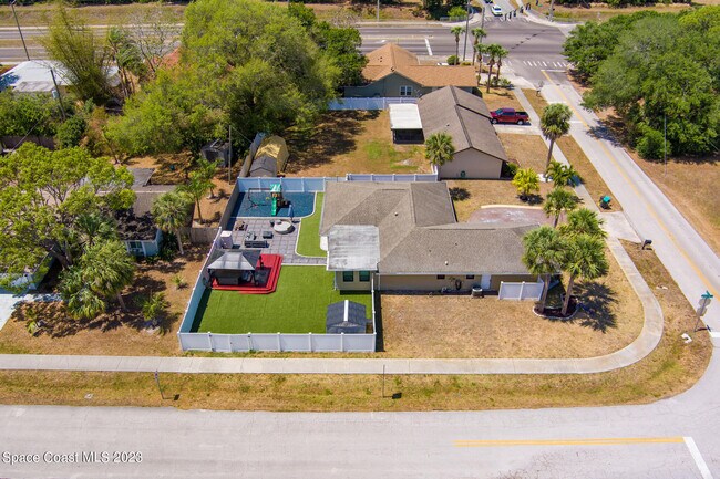 Building Photo - 1796 Dwyer Pl NE