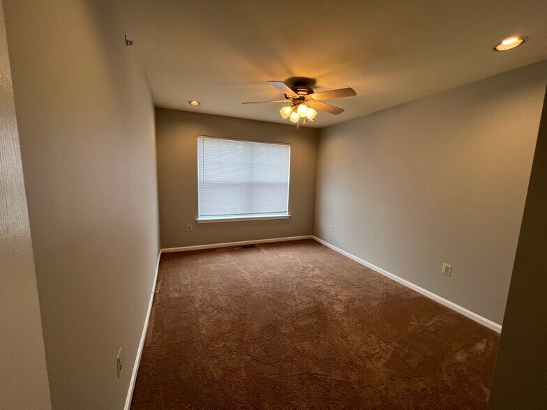2nd bedroom - 202 Dresher Woods Drive