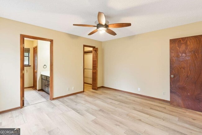 Building Photo - 132 N Woodvalley Dr