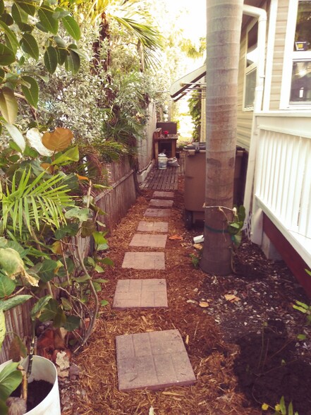 Building Photo - 6800 Maloney Ave