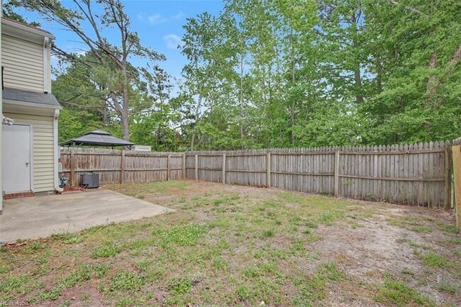 Building Photo - 601 Huntly Dr