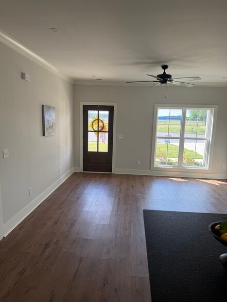 Building Photo - 30 Tower Ct