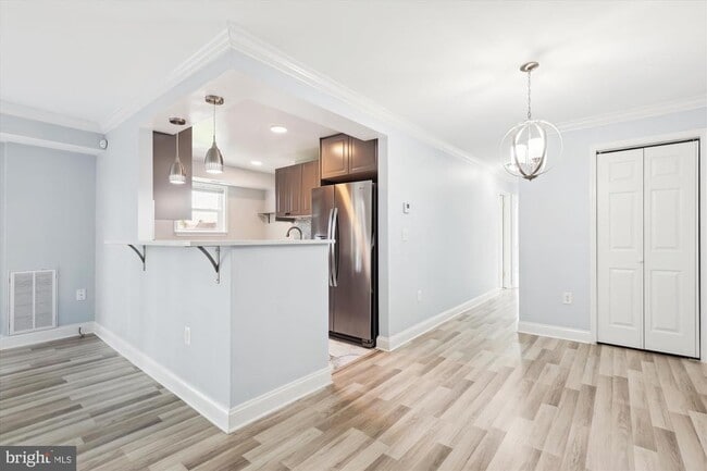 Building Photo - 5909 Quantrell Ave