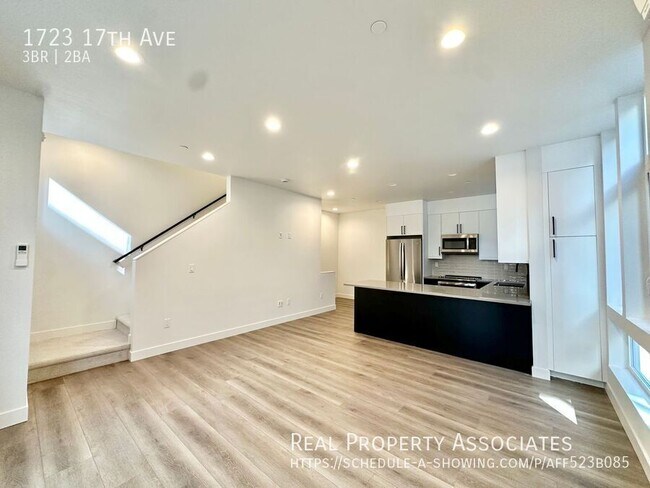 Building Photo - 1723 17th Ave