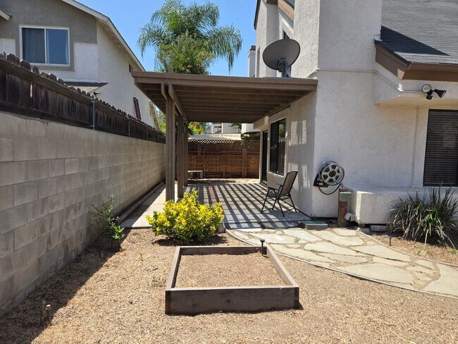 Building Photo - 1532 Granite Hills Dr
