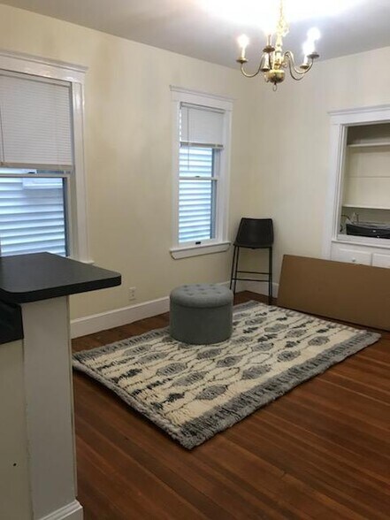 Living Room - 146 Calumet St
