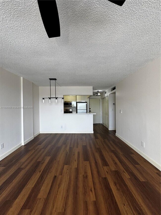 Building Photo - 1465 NE 123rd St