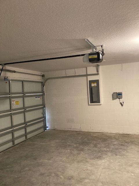Building Photo - 11 Ripcord Ln