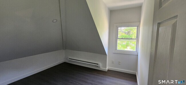 Building Photo - 280 3rd Ave