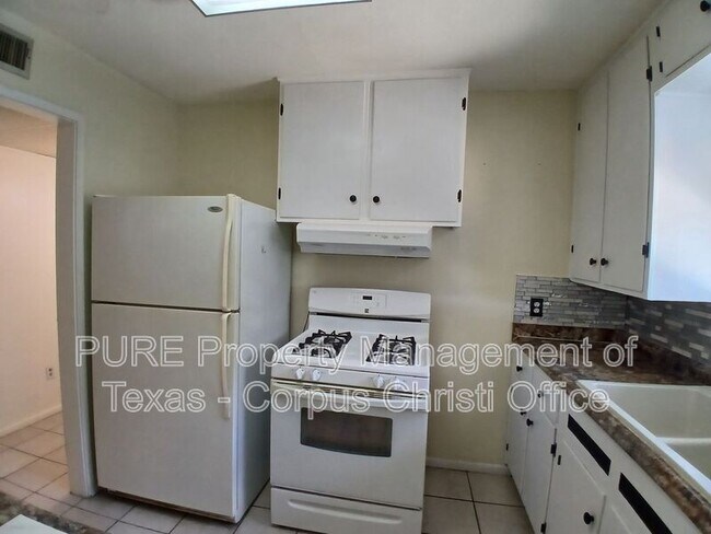 Building Photo - 4701 Prinston Dr