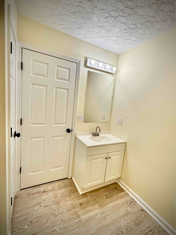 Building Photo - 73 Dan St