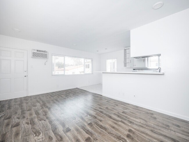 Interior Photo - 1848 12th St