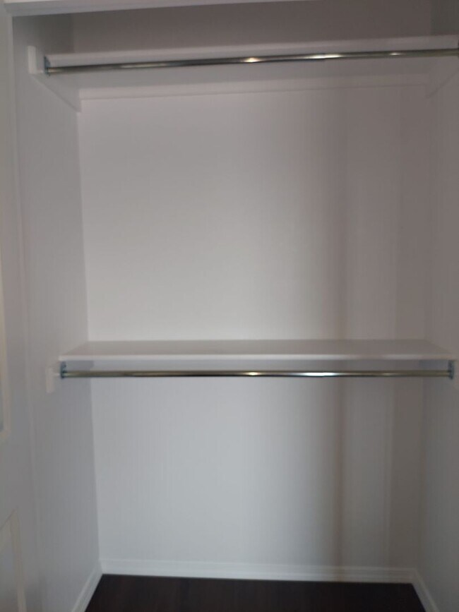 Building Photo - Beautiful 3 Bedroom Townhome in Alma!! *Move in Special*