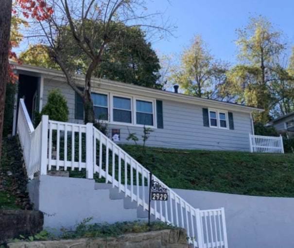 Front - 2929 Pence St