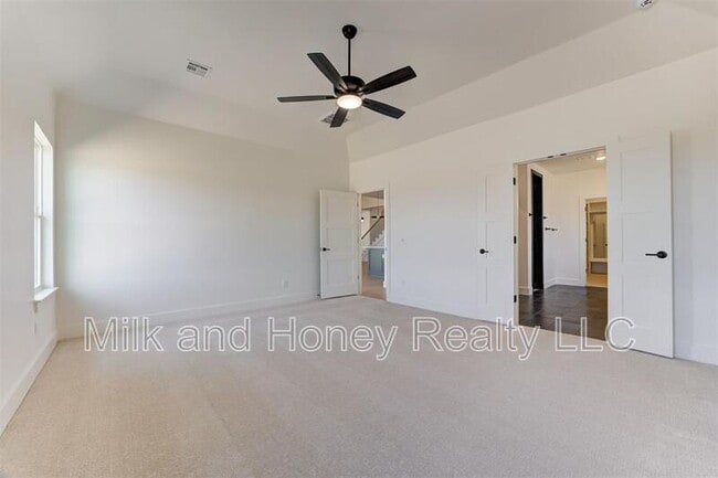 Building Photo - 1007 River View Dr
